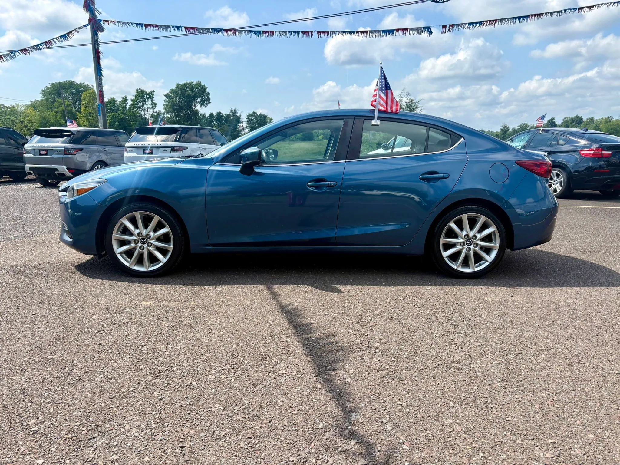 Used 2017 MAZDA MAZDA3 Touring w/ Popular Equipment Package FWD image 2