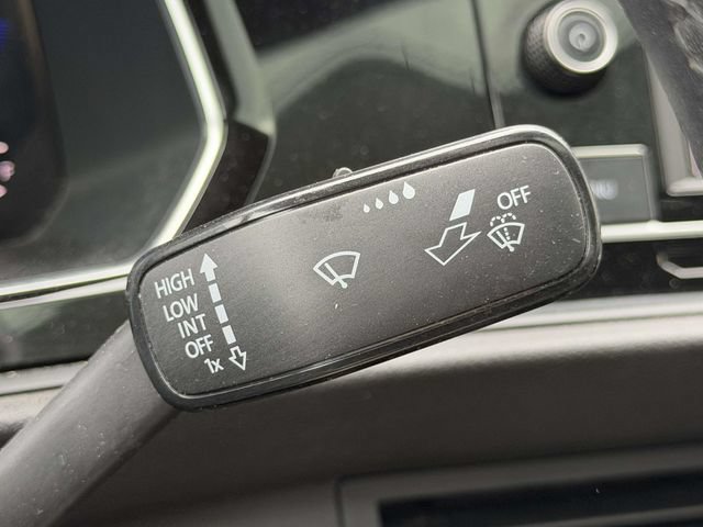 Certified 2023 Volkswagen Jetta SE w/ Panoramic Sunroof Package FWD image 26