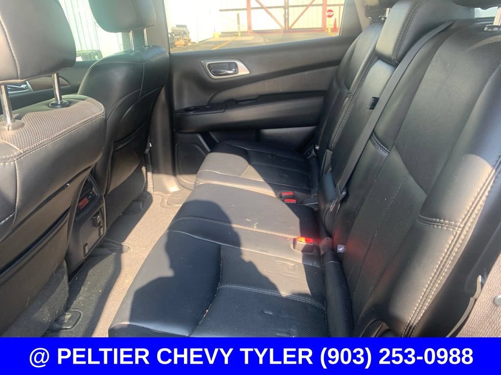 Used 2017 Nissan Pathfinder Platinum FWD image 11