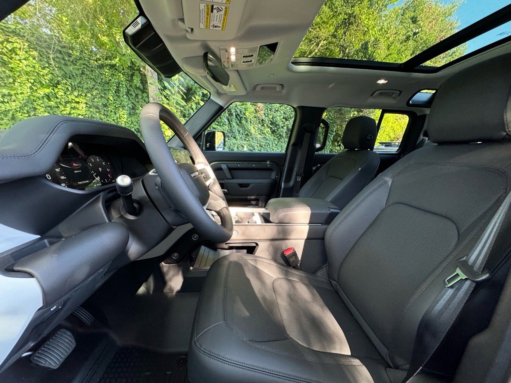 New 2026 Land Rover Defender 110 S image 9