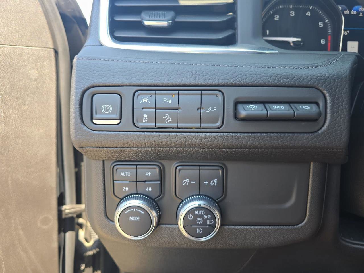 Used 2021 GMC Yukon XL Denali AWD/4WD image 27