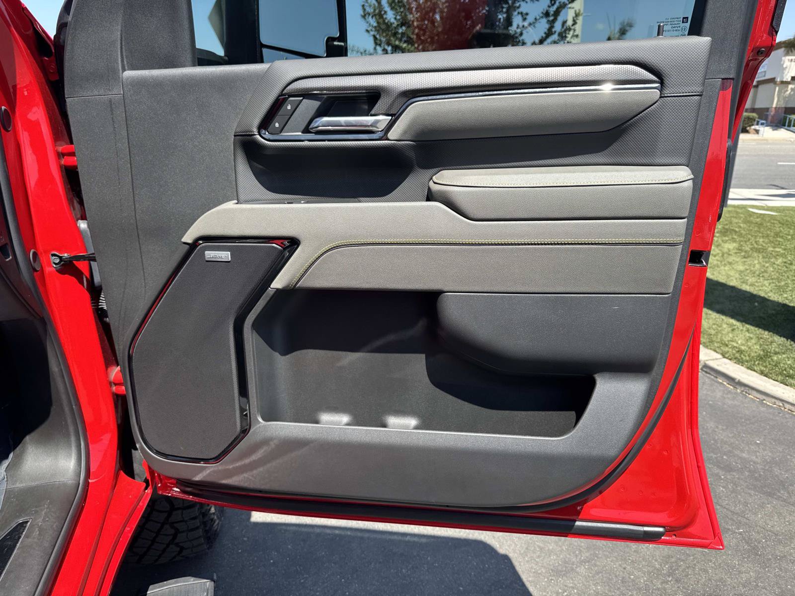 Used 2025 Chevrolet Silverado 2500 ZR2 w/ Technology Package AWD/4WD image 31