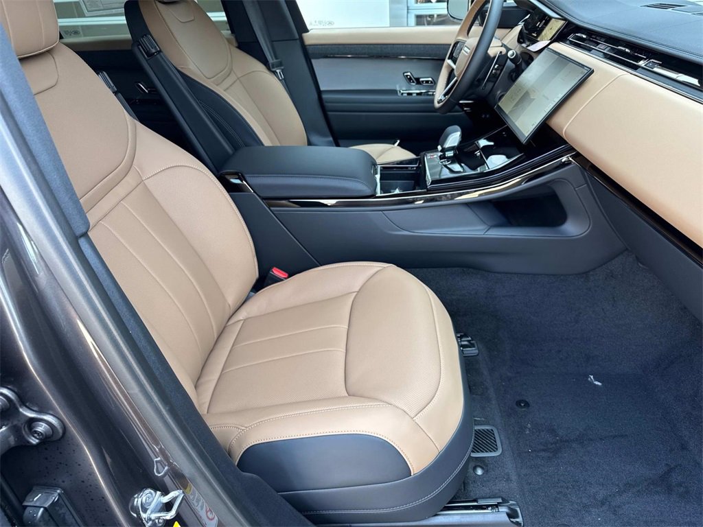 New 2025 Land Rover Range Rover Sport Dynamic SE image 11