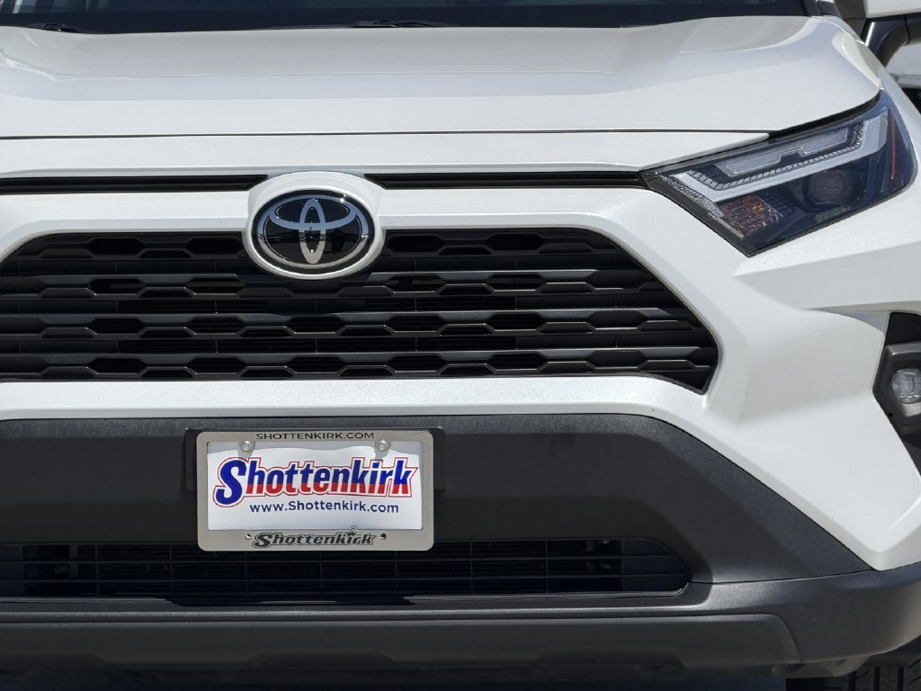 Used 2024 Toyota RAV4 XLE Premium FWD image 10