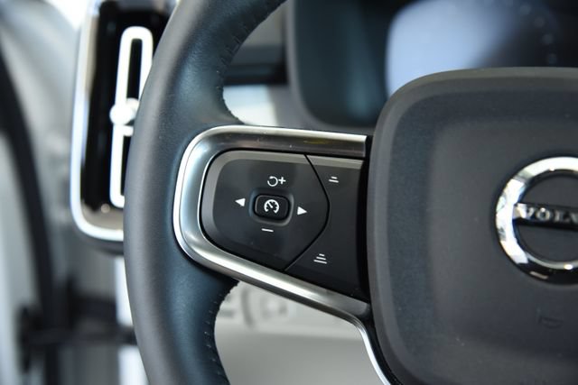 Used 2021 Volvo XC40 T5 Momentum w/ Premium Package AWD/4WD image 15