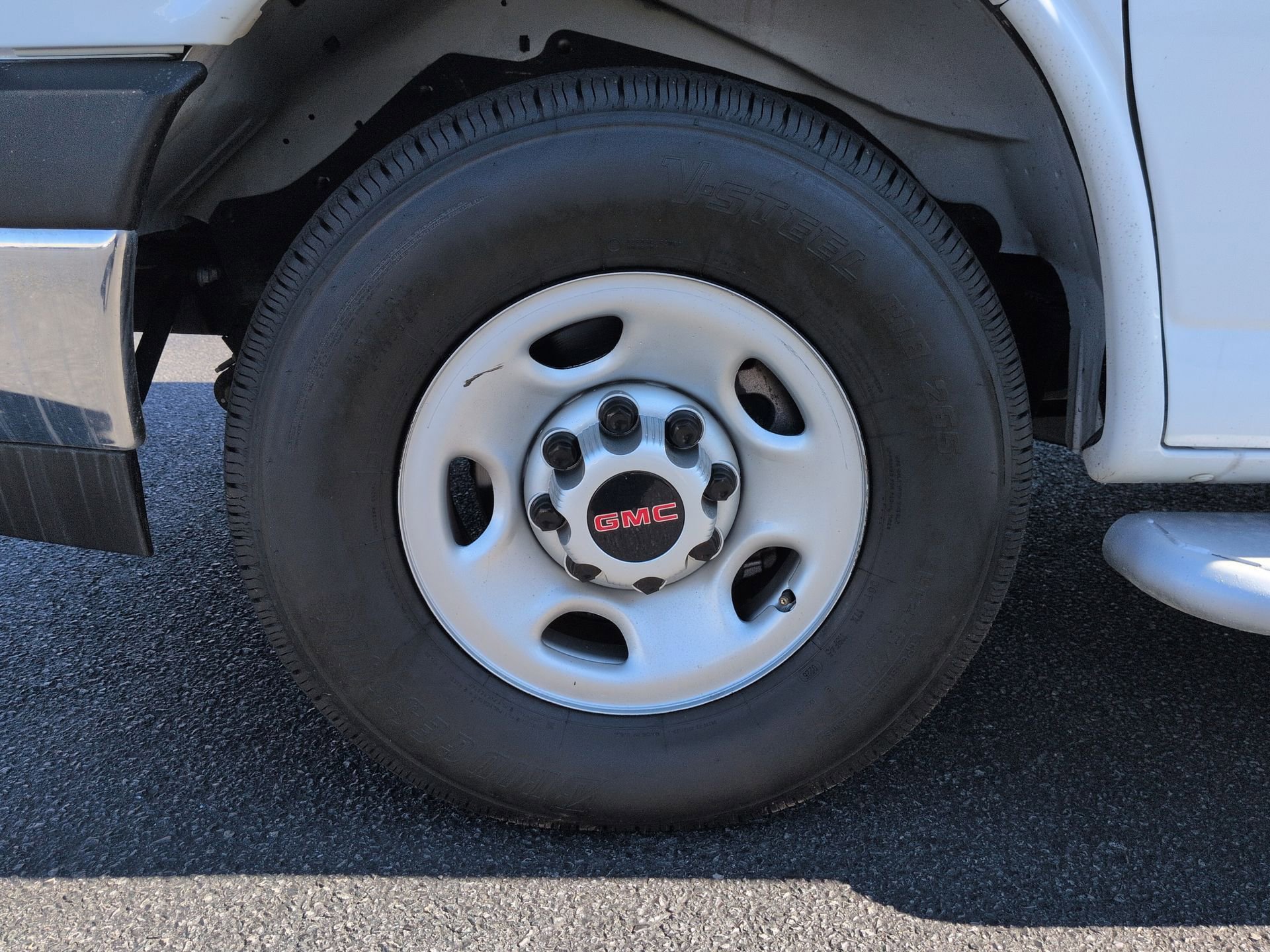 Used 2024 GMC Savana 2500 w/ Driver Convenience Package image 29