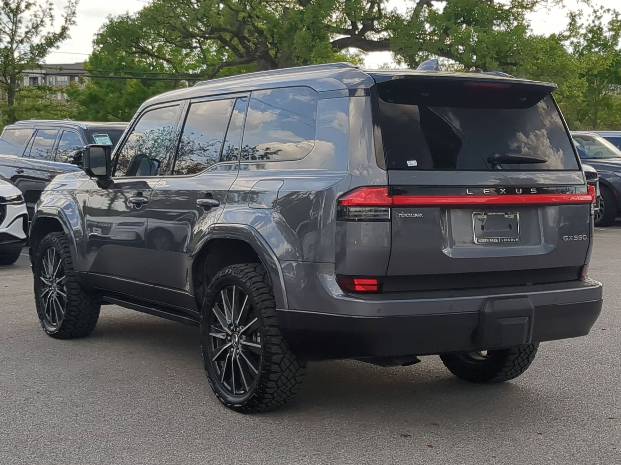 Used 2025 Lexus GX 550 w/ Accessory Package (Z1) AWD/4WD image 5