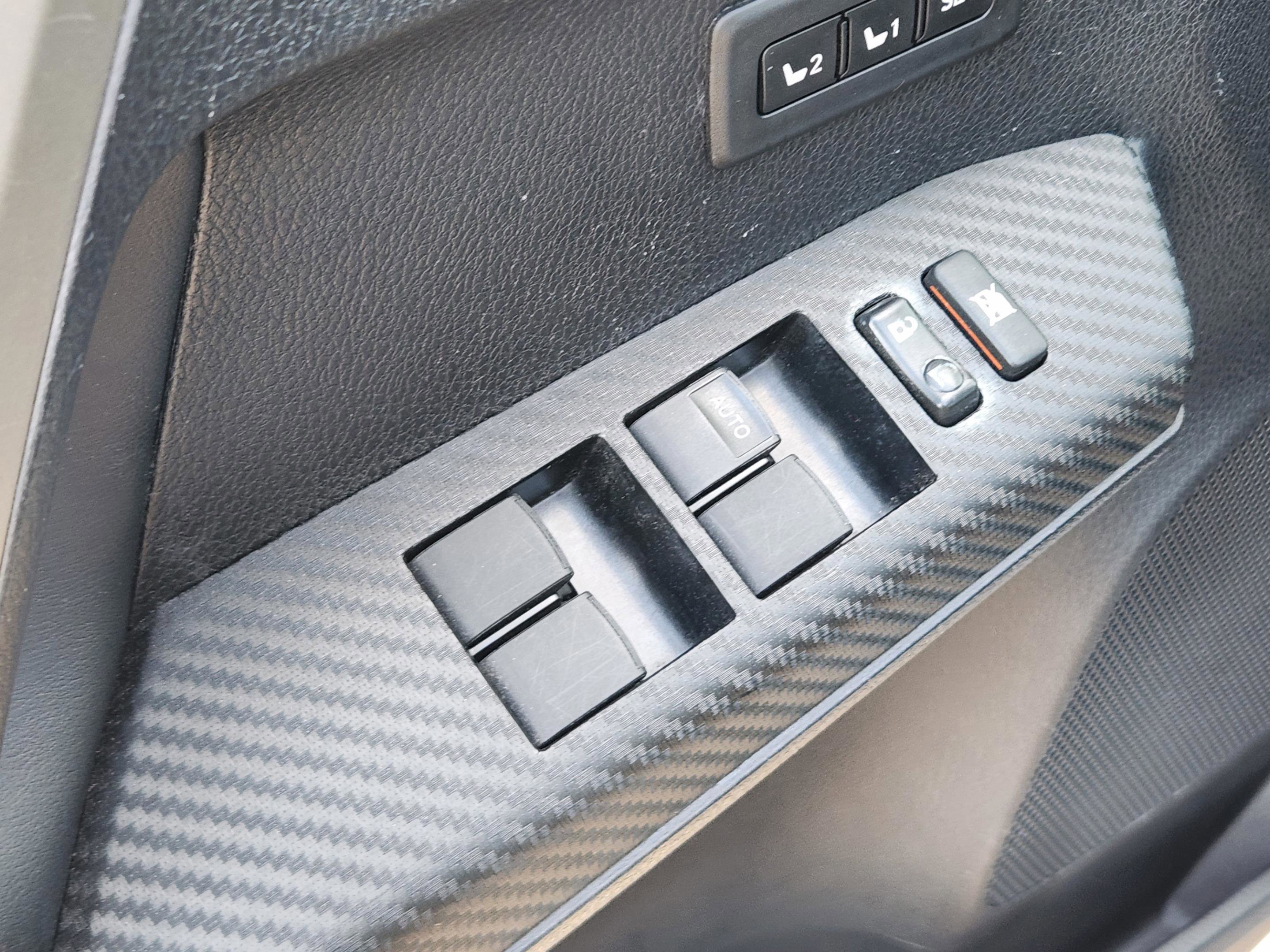 Used 2014 Toyota RAV4 Limited w/ Technology Package FWD image 22