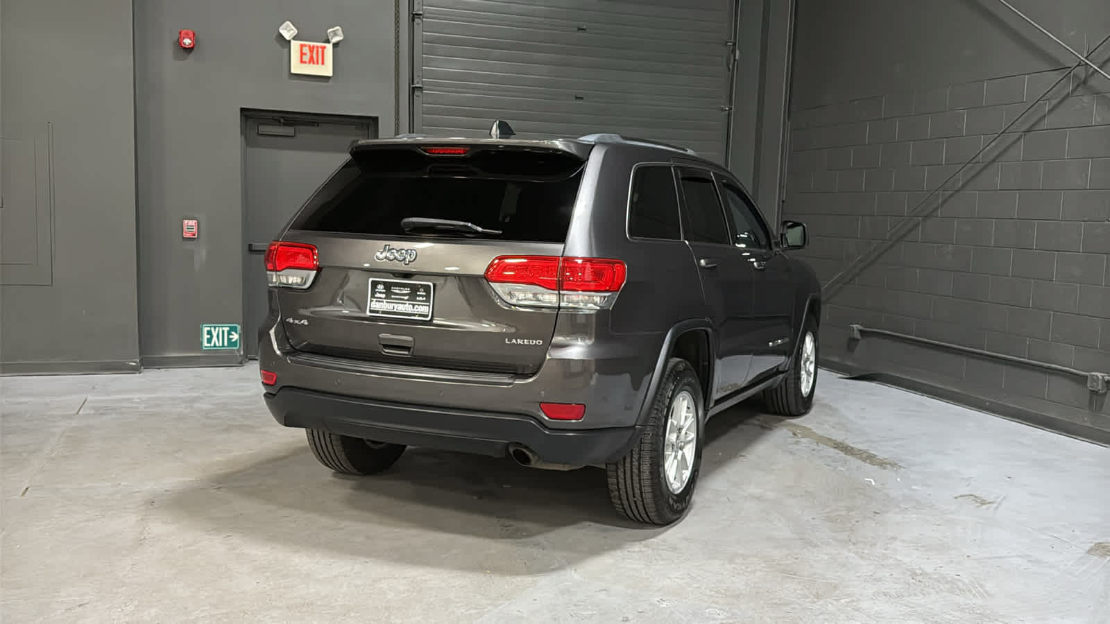 Used 2019 Jeep Grand Cherokee Laredo AWD/4WD image 4