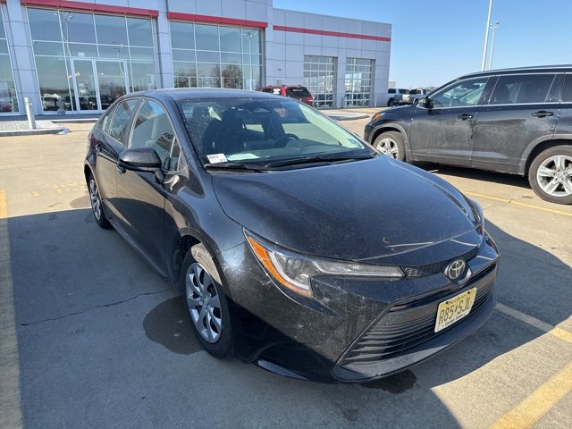 Used 2023 Toyota Corolla LE image 1