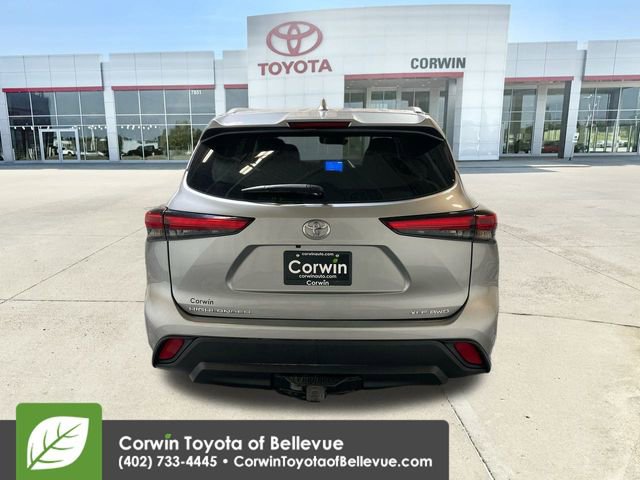 Used 2023 Toyota Highlander XLE image 7