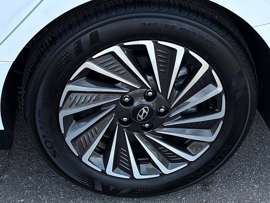 Certified 2025 Hyundai Sonata SEL image 5