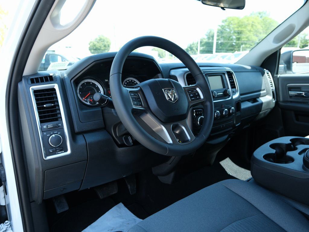Used 2023 RAM 1500 Classic SLT AWD/4WD image 3