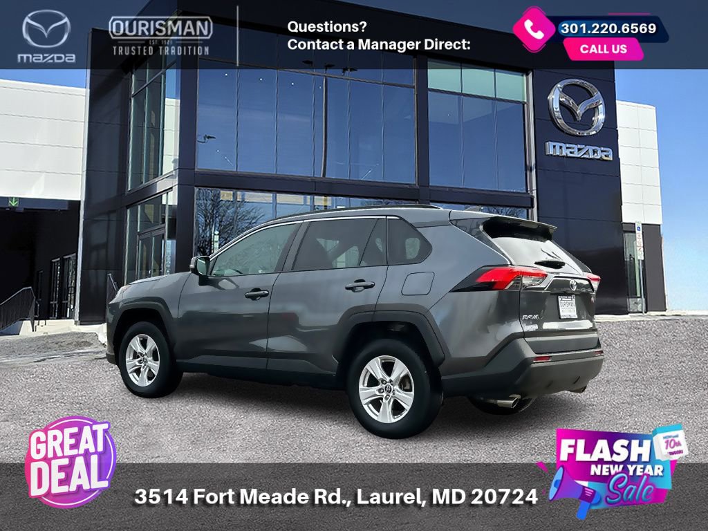 Used 2020 Toyota RAV4 LE video 3