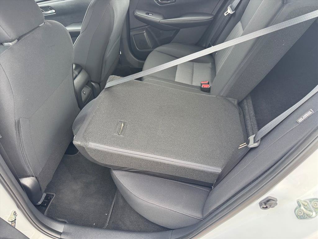 Used 2025 Nissan Sentra SV FWD image 11