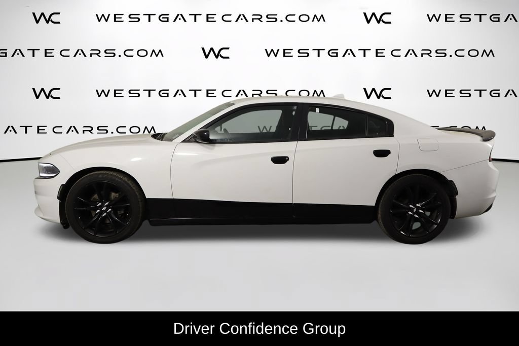 Used 2016 Dodge Charger SXT w/ Blacktop Package RWD image 5