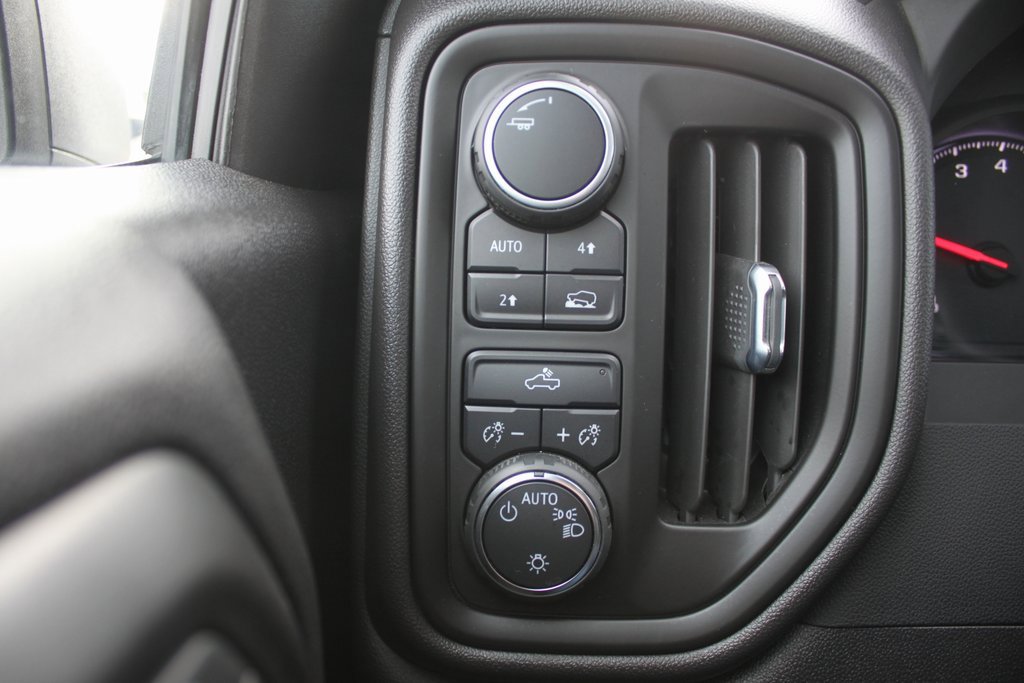 Used 2022 Chevrolet Silverado 1500 Custom image 12