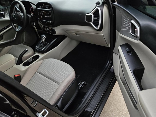 Certified 2023 Kia Soul LX w/ LX Technology Package image 7