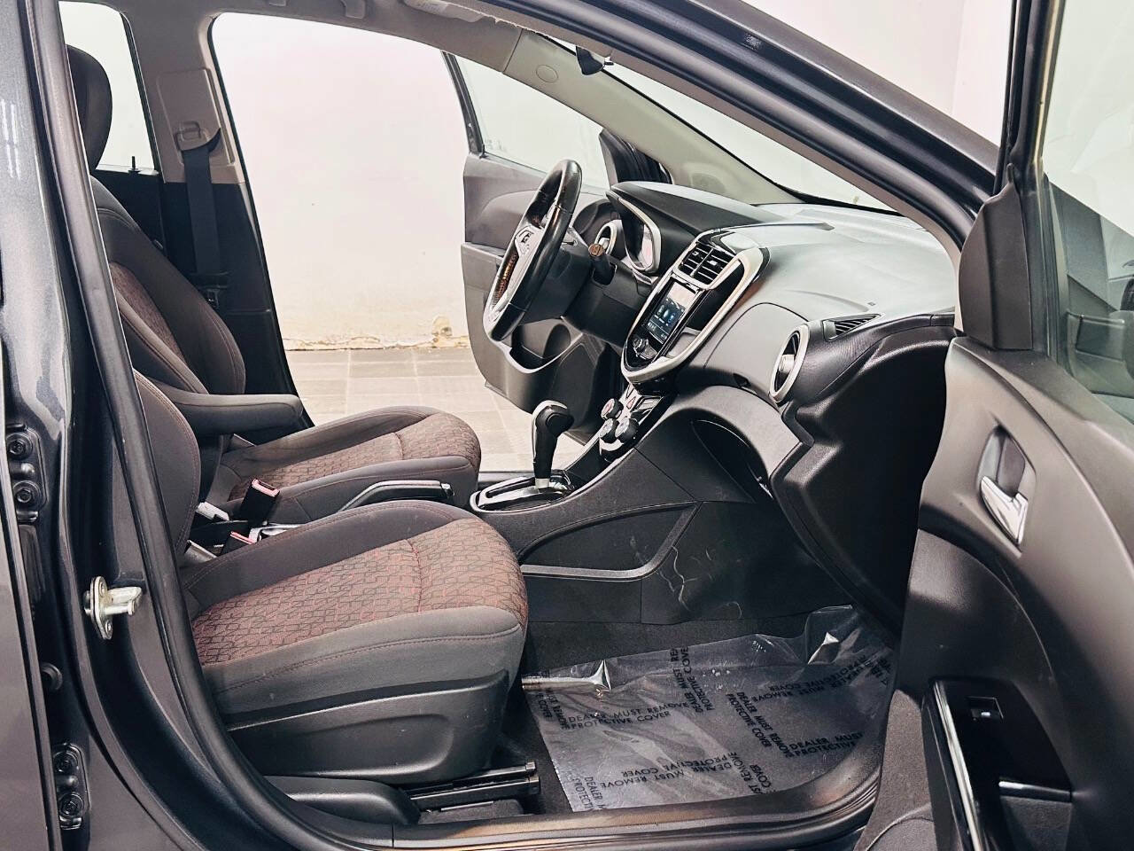 Used 2019 Chevrolet Sonic LT w/ Convenience Package FWD image 8