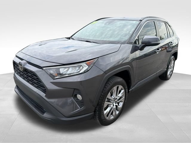 Used 2020 Toyota RAV4 XLE Premium FWD image 3