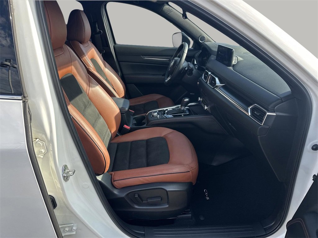 Used 2025 MAZDA CX-5 Carbon Edition image 14