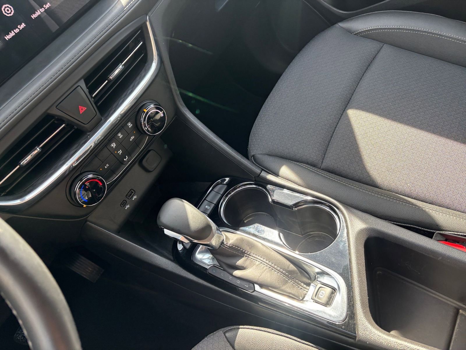 Used 2025 Buick Encore GX Preferred image 40