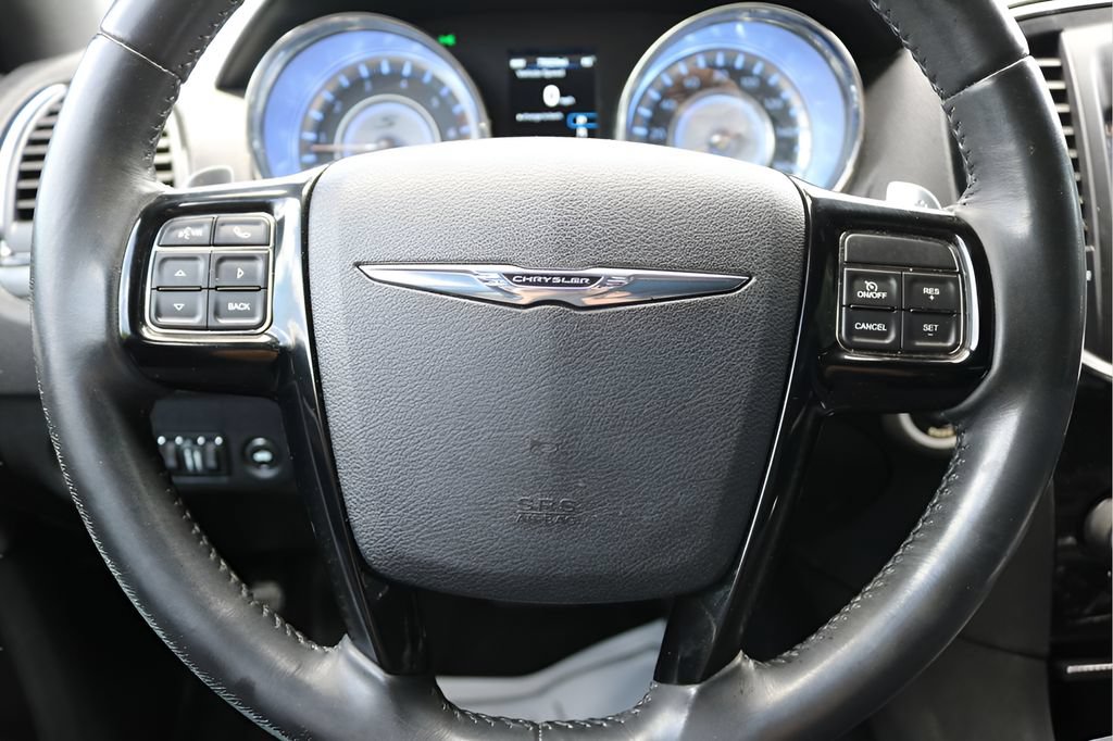 Used 2014 Chrysler 300 S RWD image 21