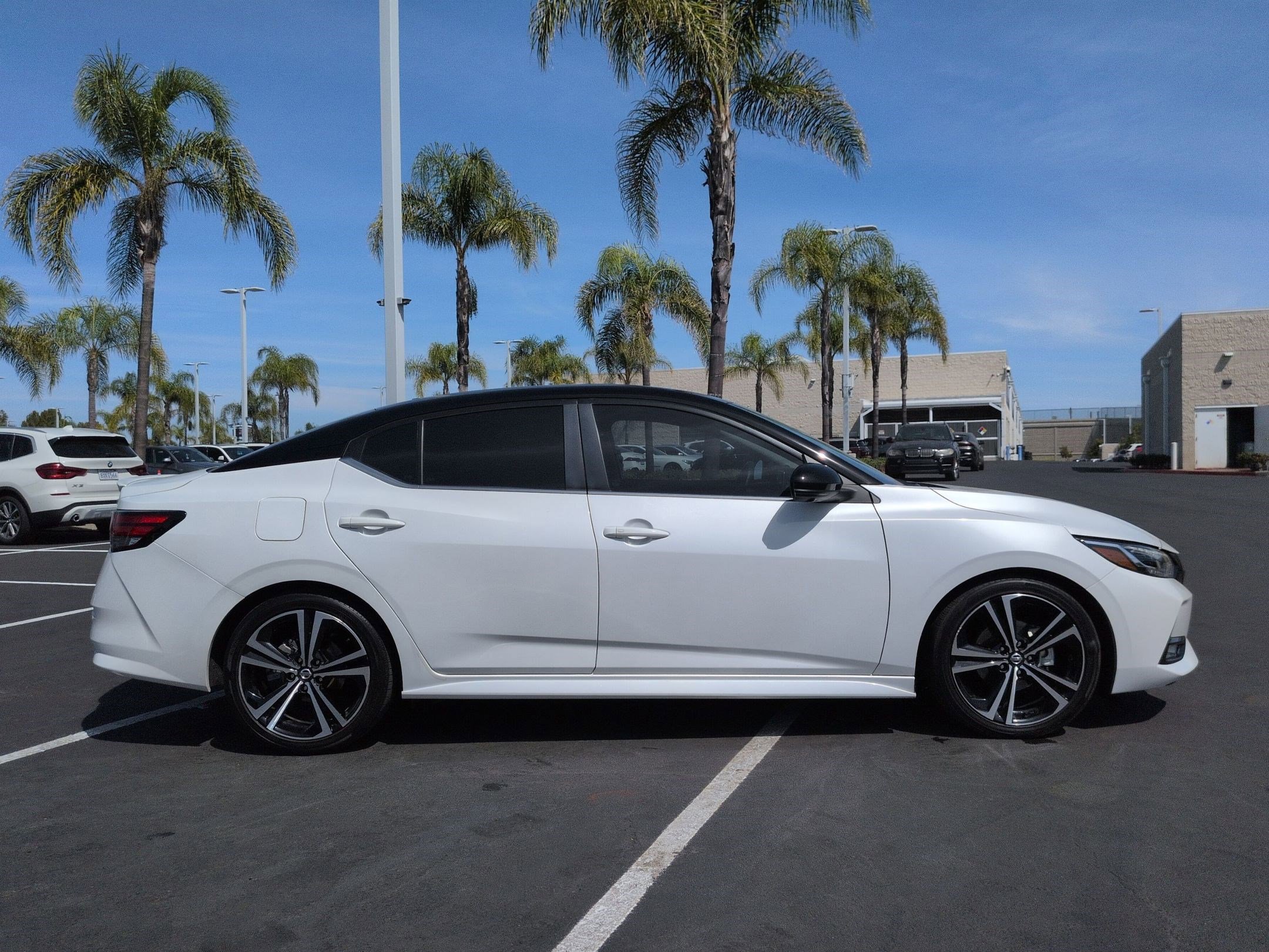 Used 2020 Nissan Sentra SR w/ Premium Package image 11