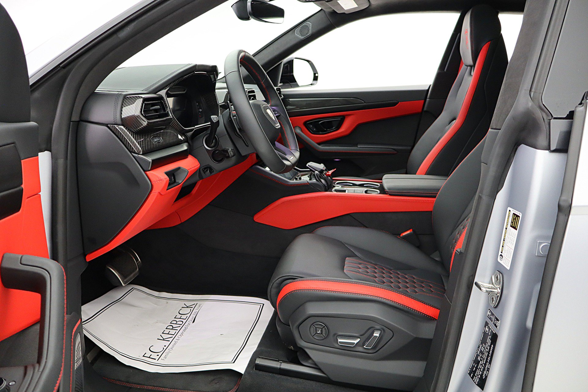 Used 2025 Lamborghini Urus S AWD/4WD image 37
