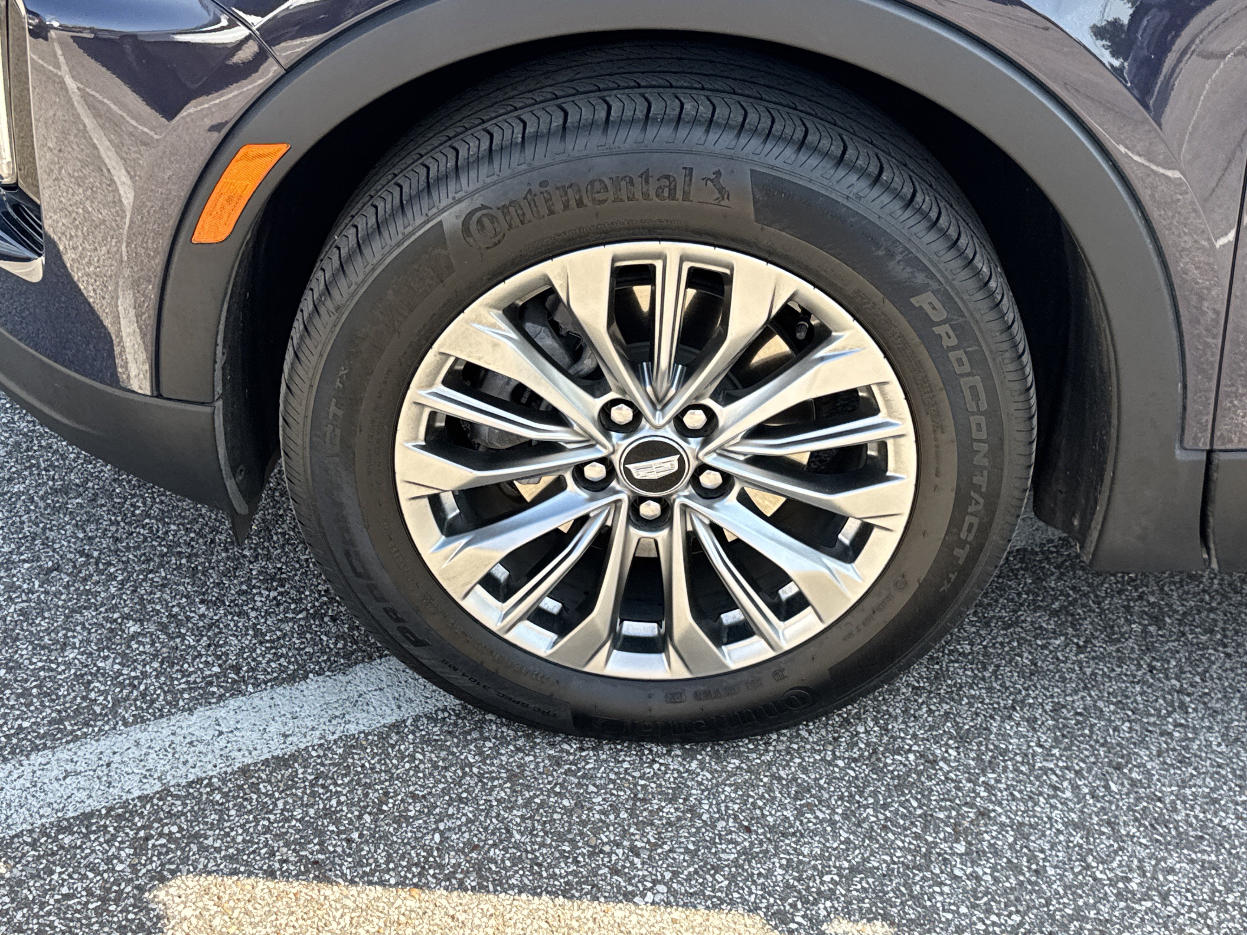 Used 2024 Cadillac XT4 Premium Luxury FWD image 9