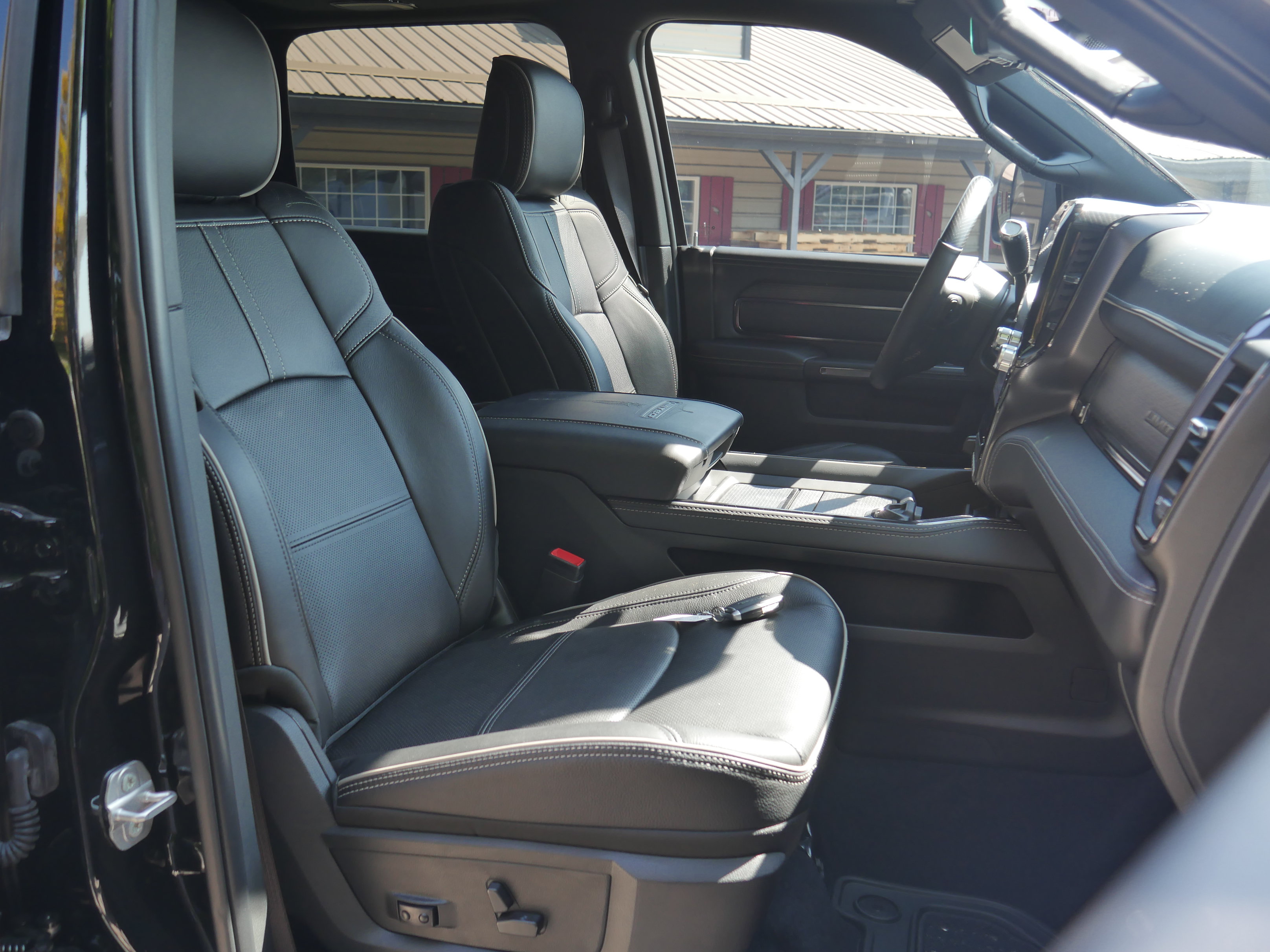 Used 2022 RAM 3500 Limited AWD/4WD image 37