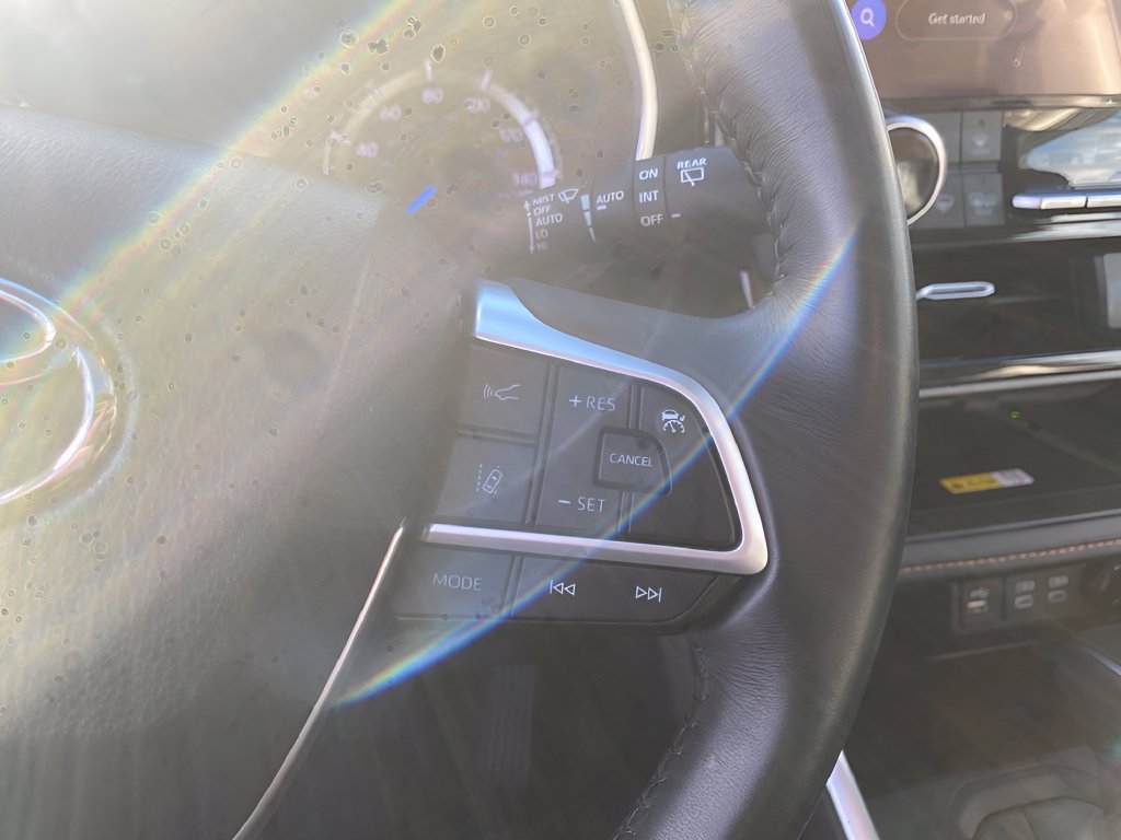 Used 2023 Toyota Highlander Bronze Edition FWD image 24