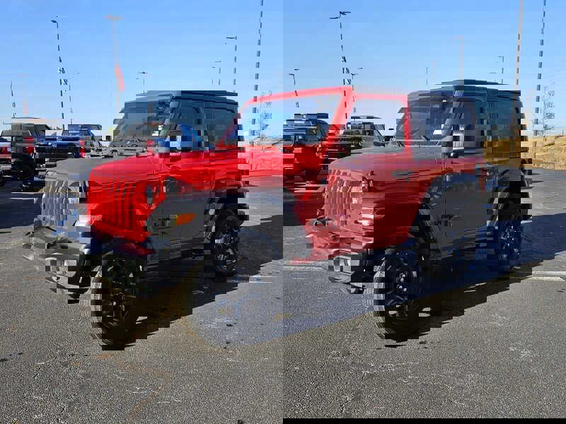 Used 2022 Jeep Wrangler Sport image 3