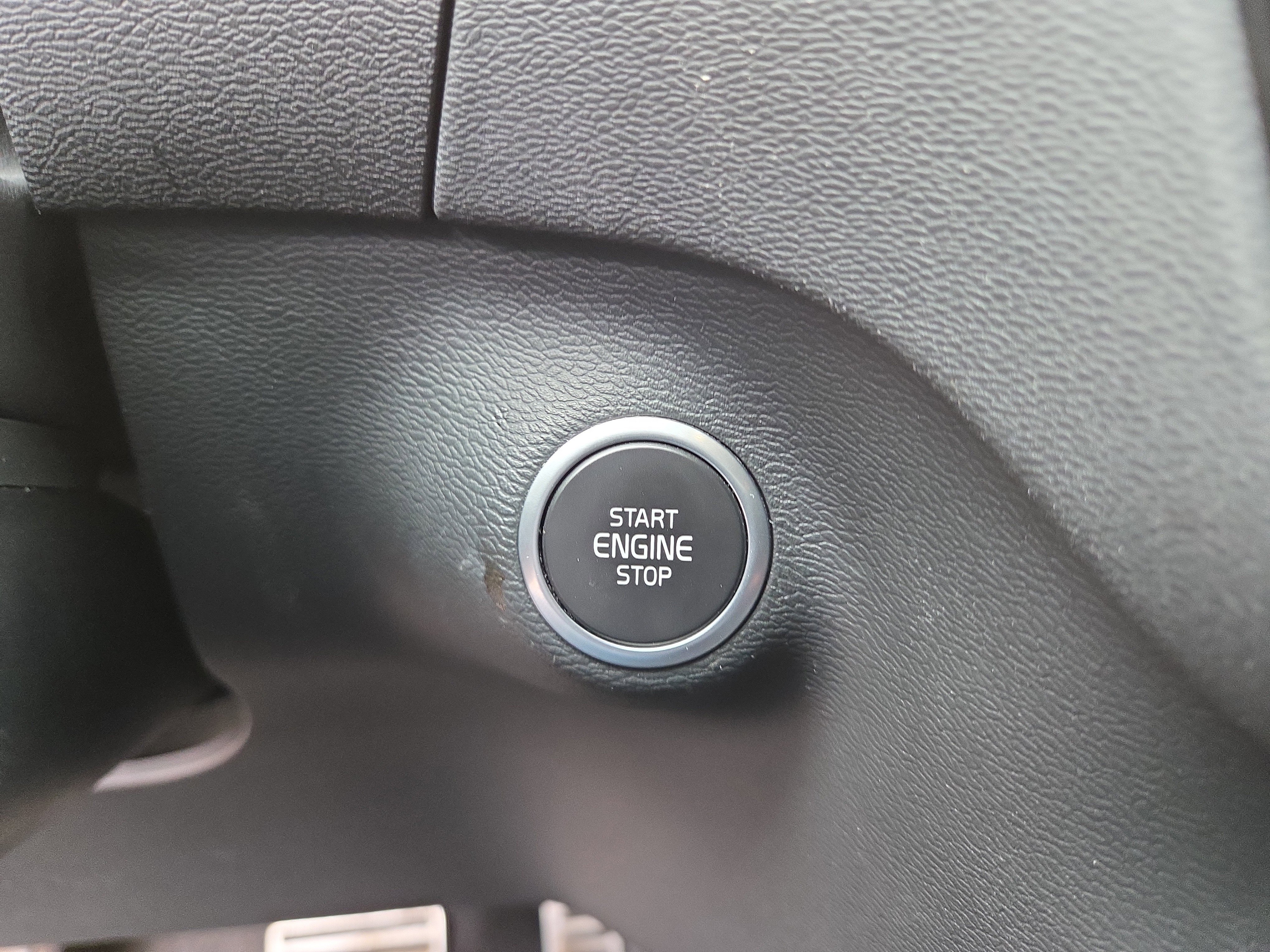 Used 2021 Volvo XC40 T5 R-Design w/ Climate Package image 29