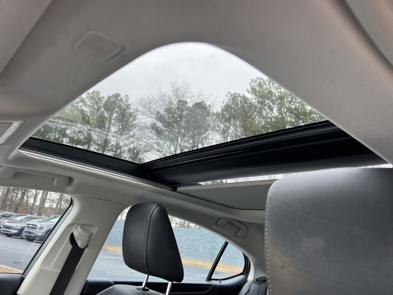 Used 2024 Lexus ES 350 w/ Technology Package image 33