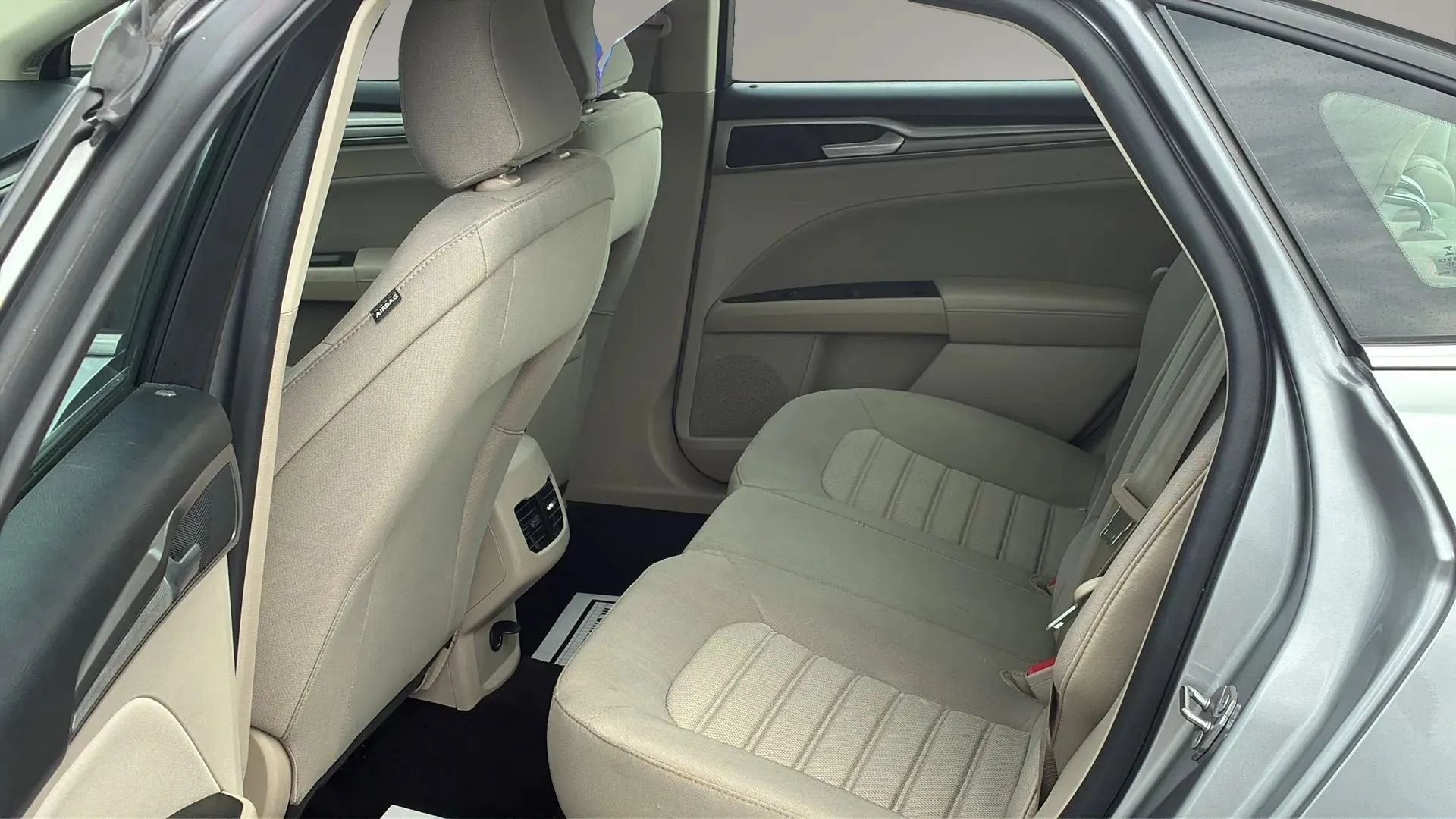 Used 2020 Ford Fusion SE FWD image 7
