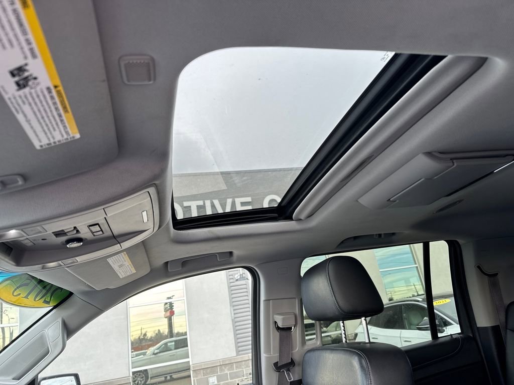 Used 2015 GMC Yukon XL SLT image 24