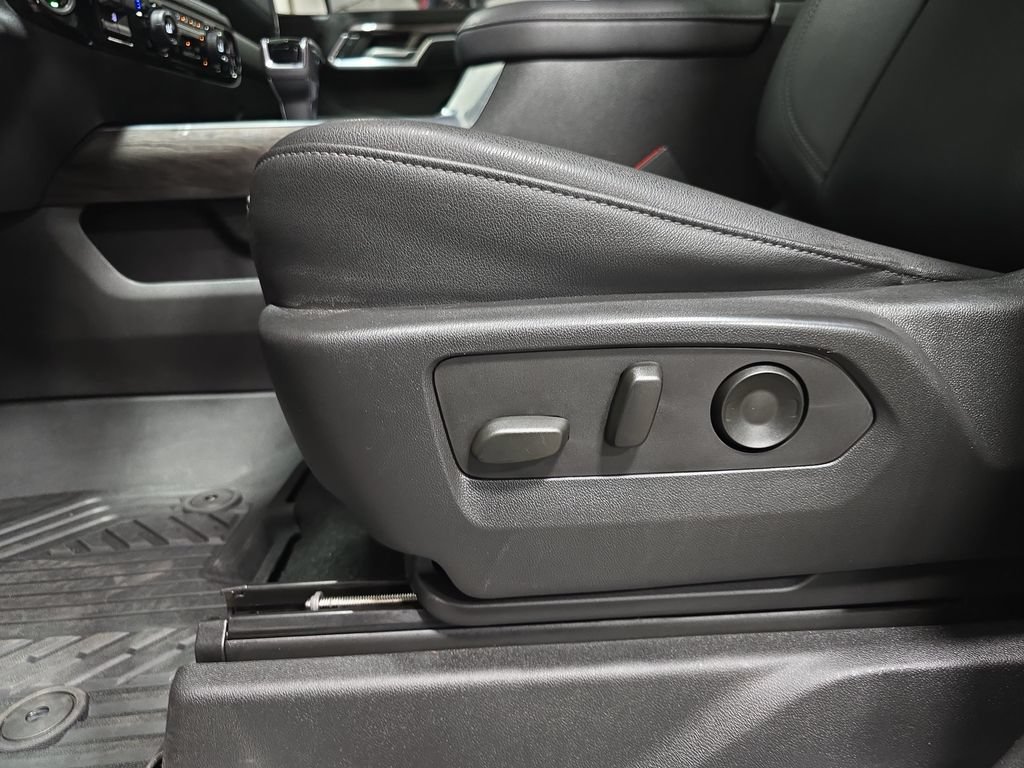Used 2022 Chevrolet Silverado 1500 LTZ AWD/4WD image 31