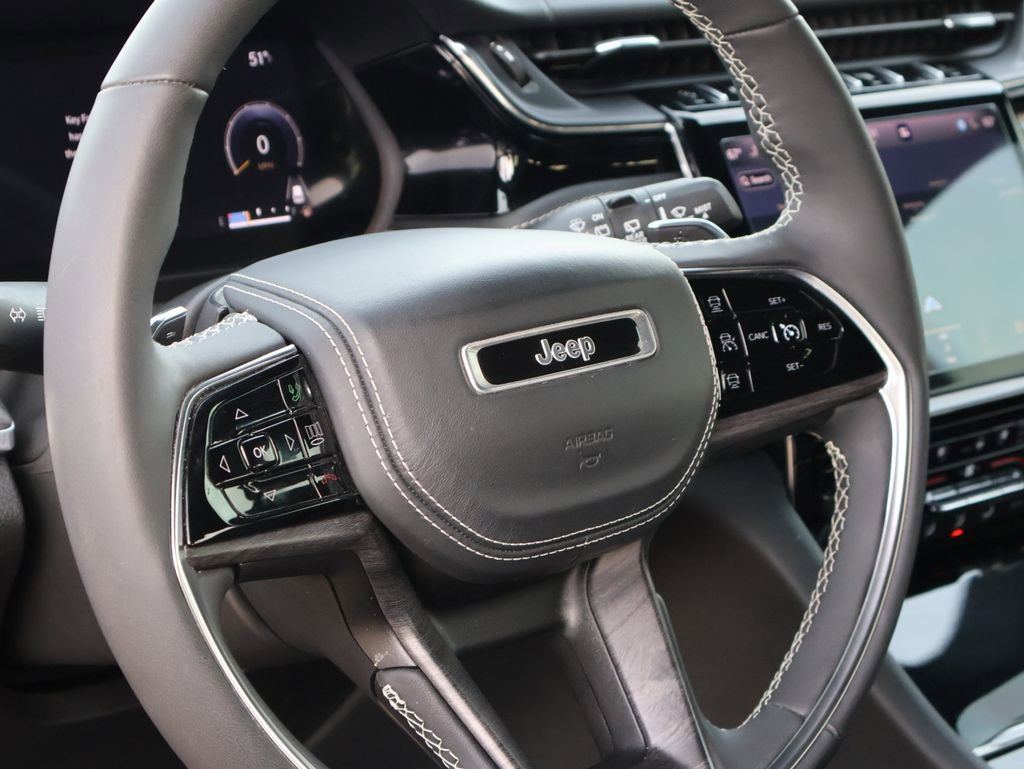 Used 2023 Jeep Grand Cherokee L Overland image 17