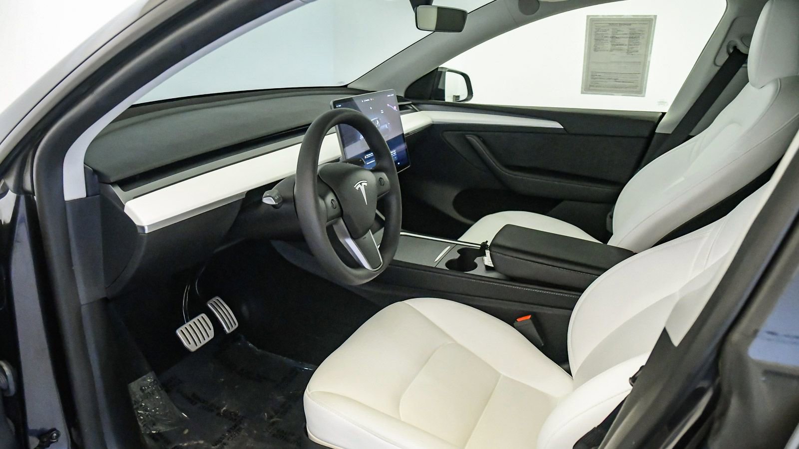 Used 2024 Tesla Model Y Performance AWD/4WD image 17