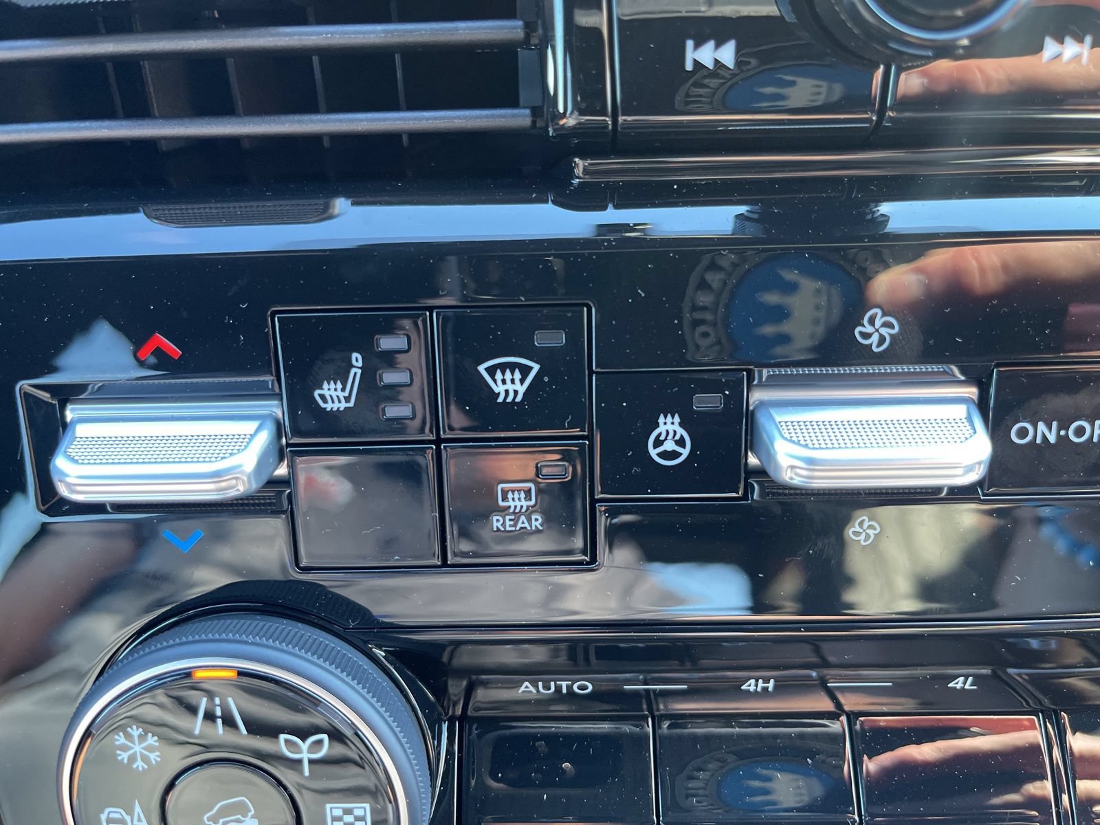 New 2025 Nissan Armada PRO-4X AWD/4WD image 31