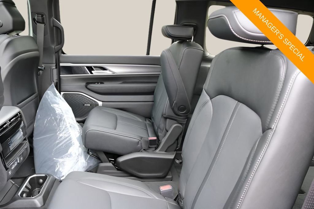 New 2025 Jeep Wagoneer Series II AWD/4WD image 16