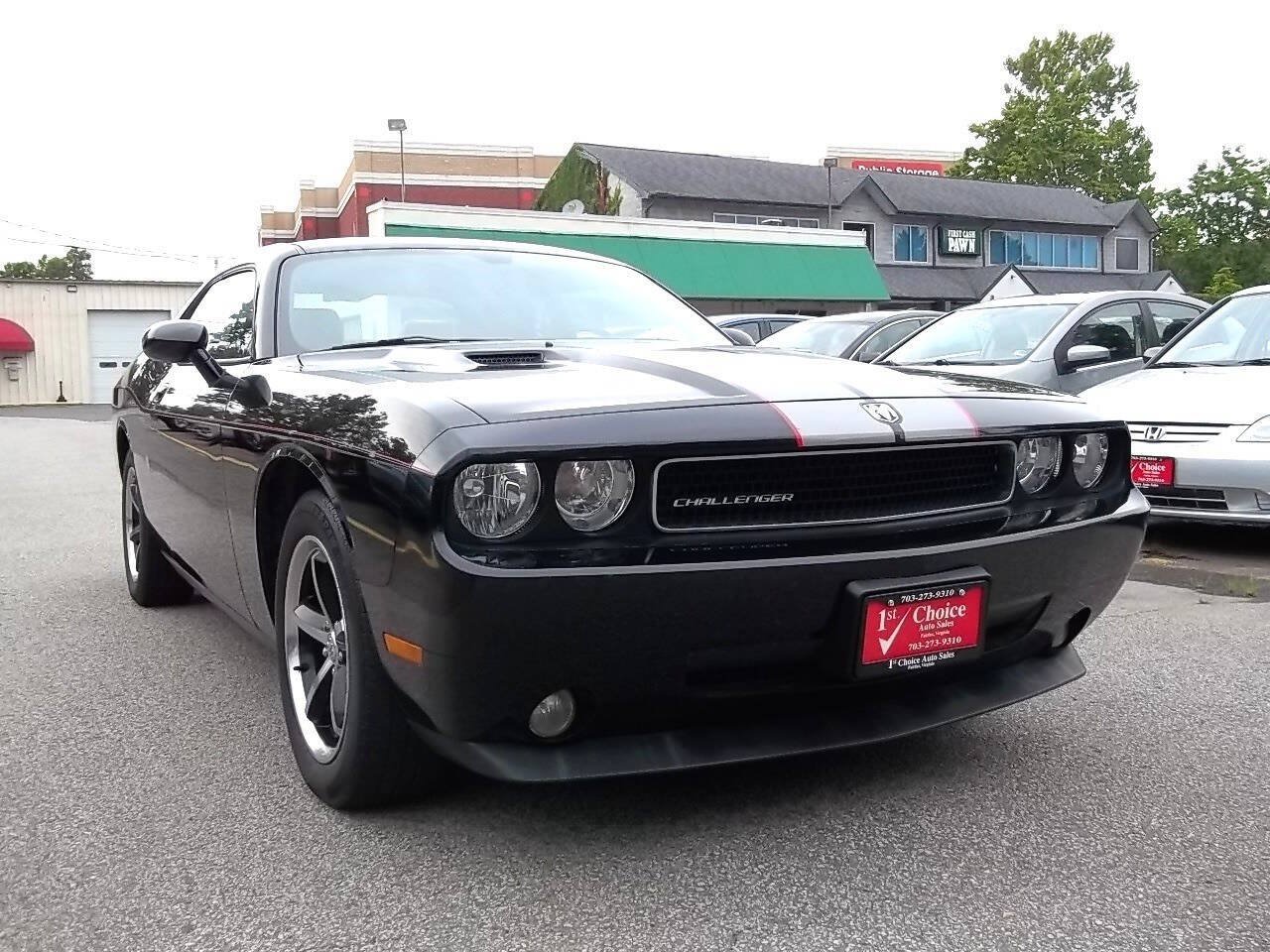 Used 2010 Dodge Challenger SE RWD image 5