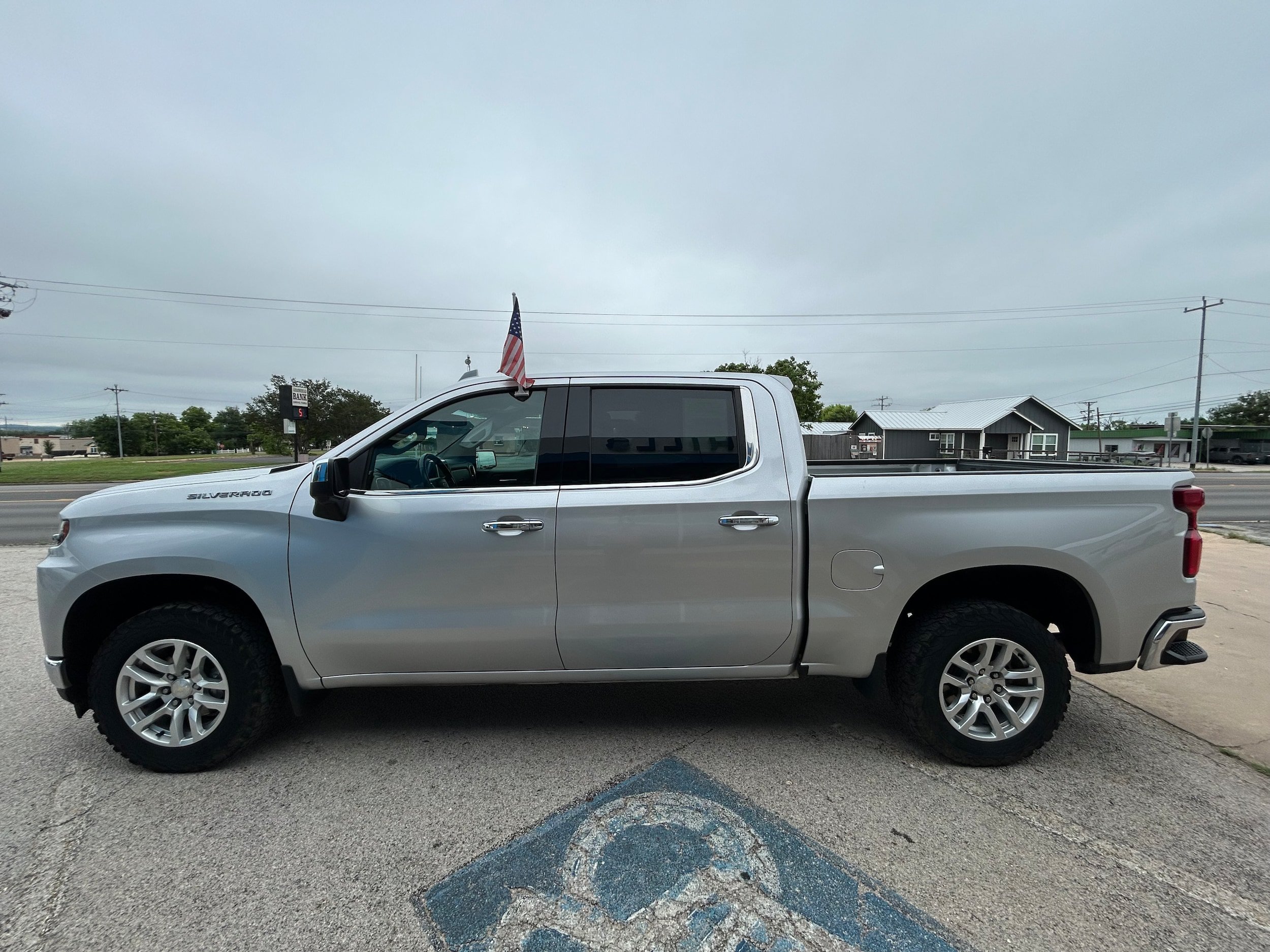 Used 2019 Chevrolet Silverado 1500 LTZ w/ LTZ Plus Package AWD/4WD image 4