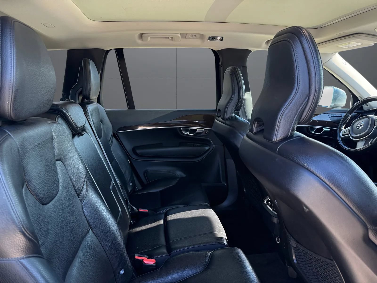 Used 2019 Volvo XC90 T5 Momentum w/ Multimedia Package AWD/4WD image 21