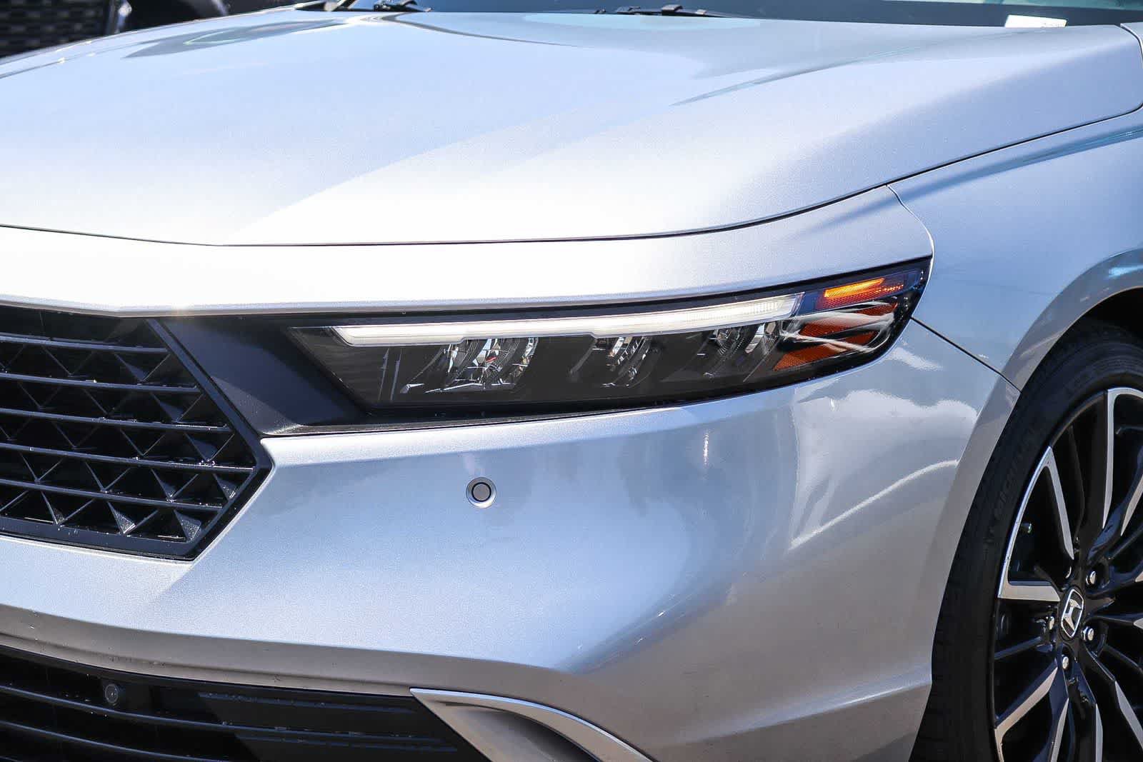 Used 2024 Honda Accord Touring image 8