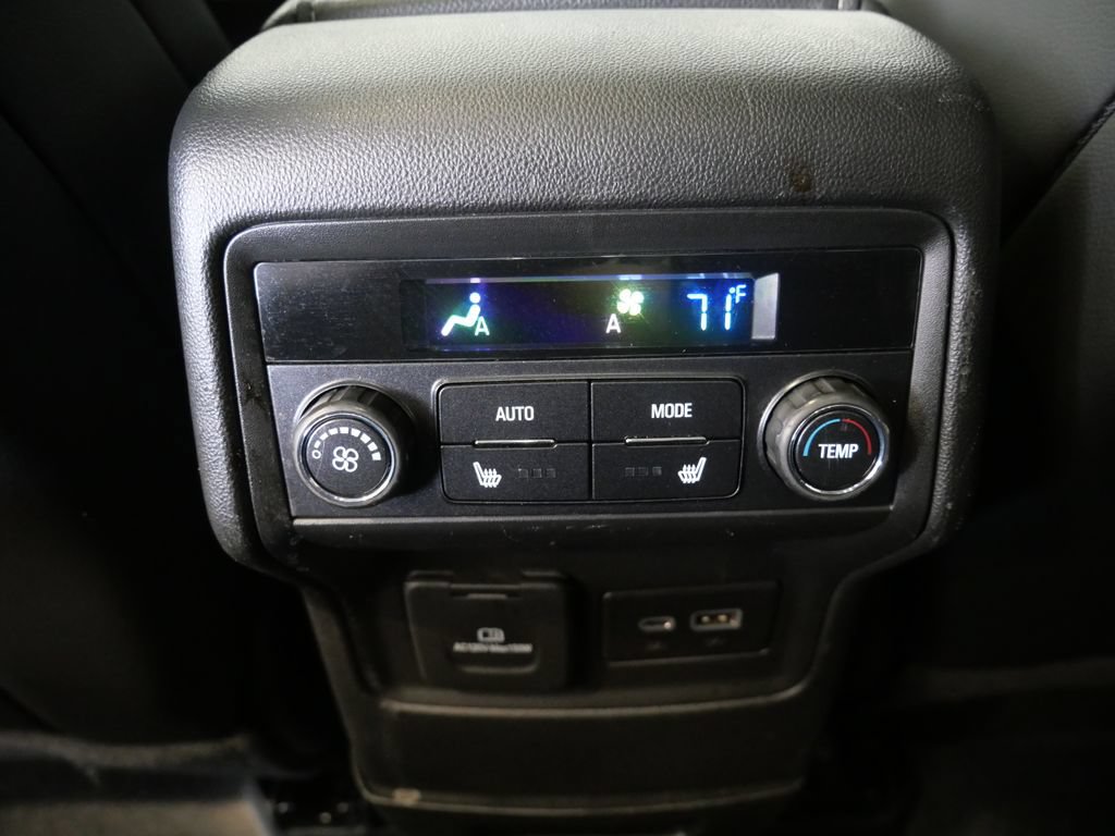 Used 2022 GMC Acadia Denali w/ Denali Ultimate Package AWD/4WD image 38
