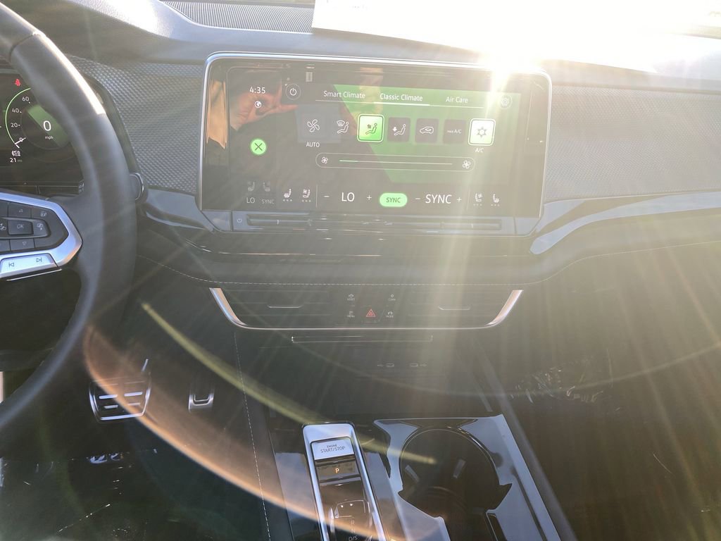 New 2026 Volkswagen Atlas Cross Sport SEL Premium R-Line image 9