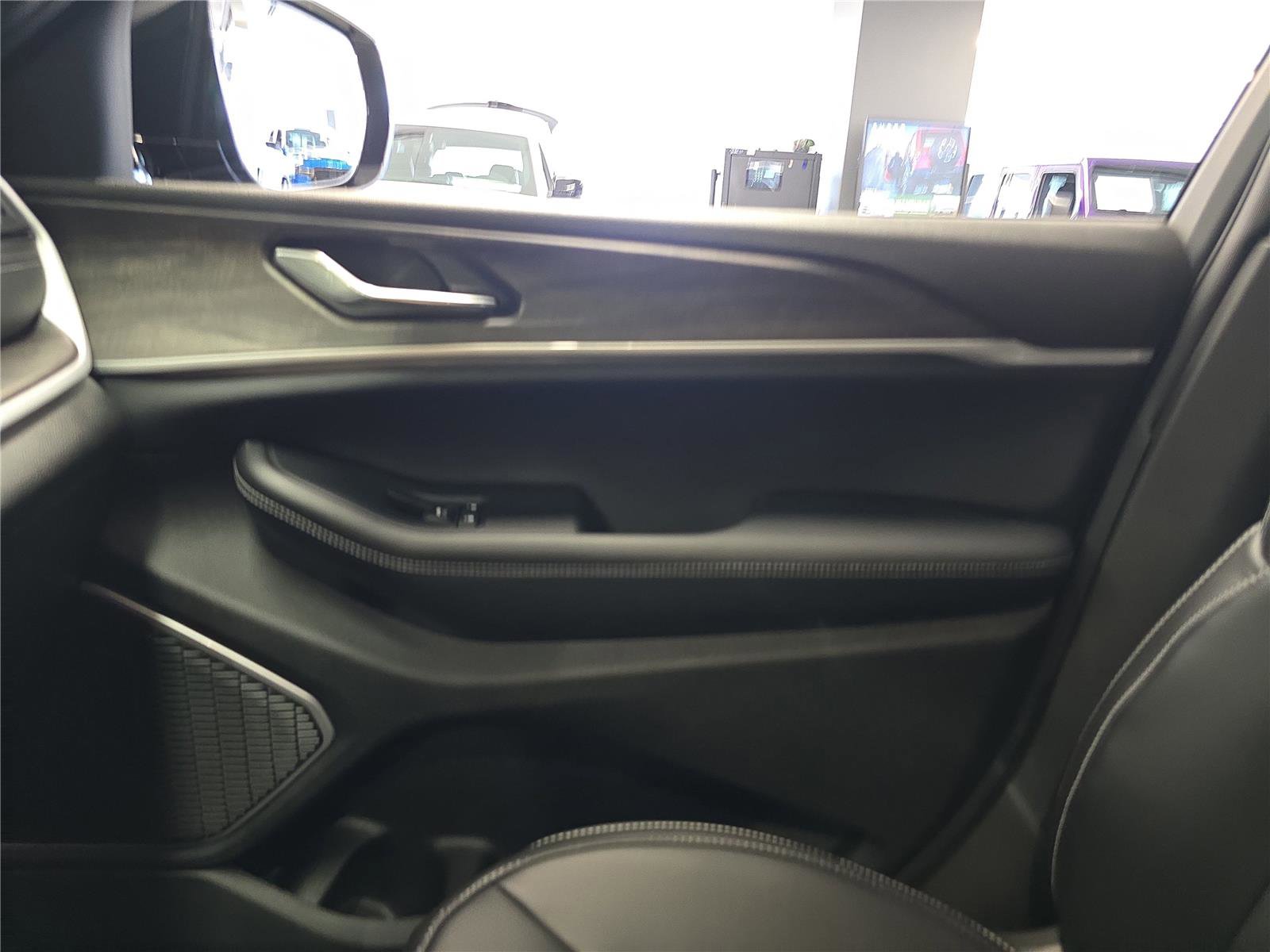 New 2026 Jeep Grand Cherokee Limited image 23