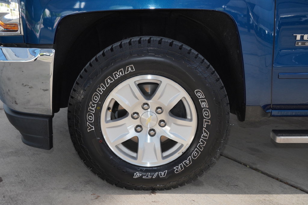 Used 2017 Chevrolet Silverado 1500 LT w/ LT Eassist Package RWD image 12